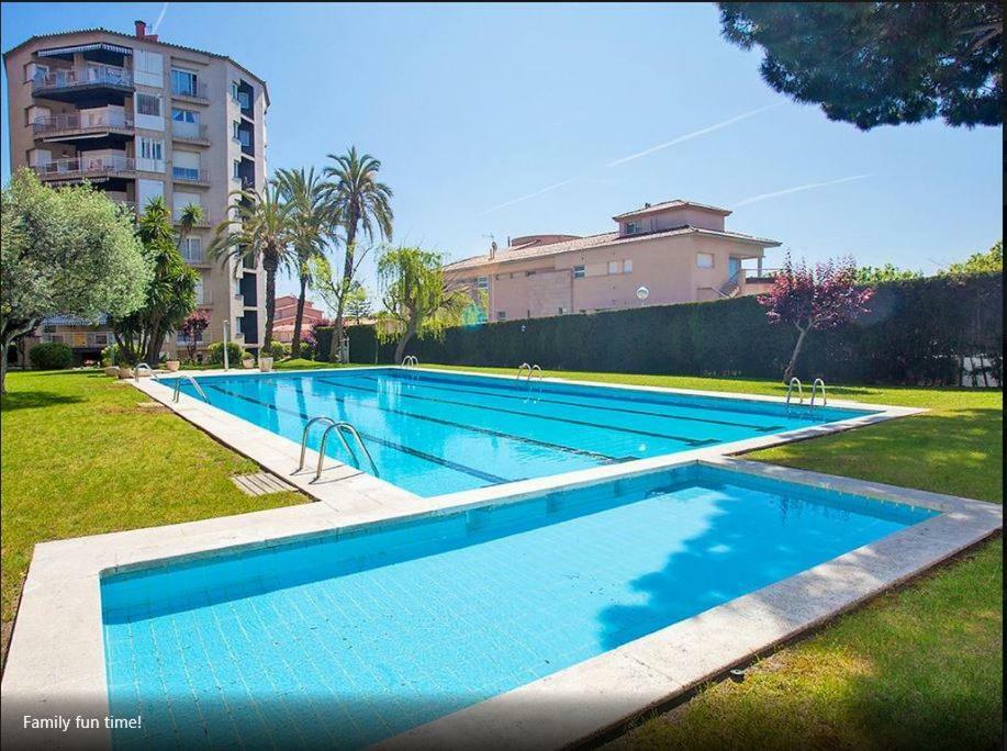 The Hollidays Apartment Calella Exterior photo