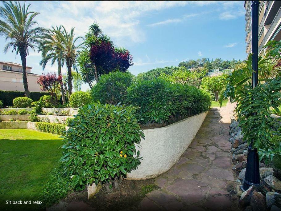 The Hollidays Apartment Calella Exterior photo